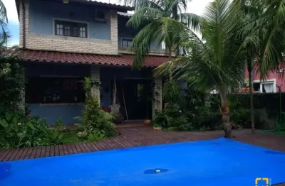 Casa com 3 dormitórios a 500m do mar no rio tavares