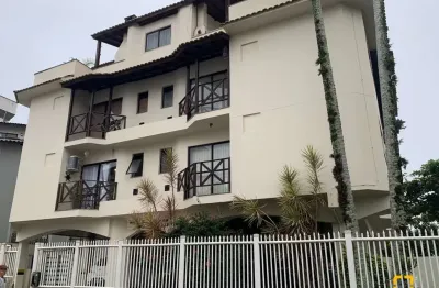 Brognoli vende cobertura em canasvieiras a poucos passos do mar
