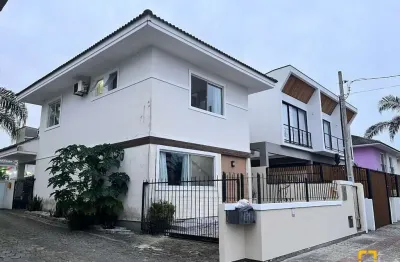 Casa com 3 quartos à venda na Rua Azálea Rosa, 72, Campeche, Florianópolis