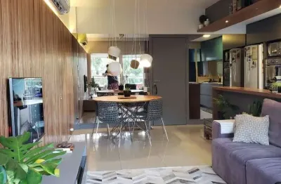 Apartamento mobiliado à venda com acesso exclusivo à praia