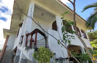 Casa com 3 dormitórios no bairro costeira do pirajubaé