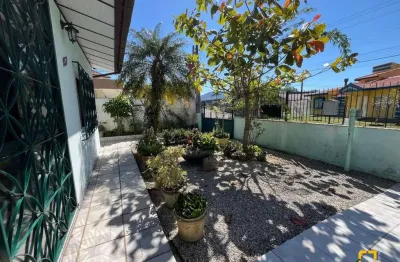 Casa a venda com 3 dormitórios semi mobiliada - bairro carianos florianópolis sc