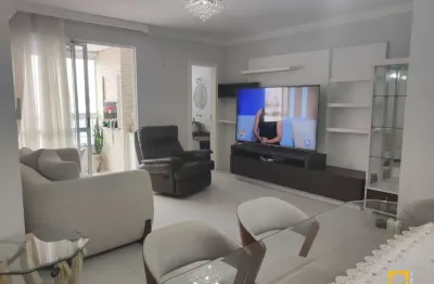 Apartamento à venda 4d( 2suítes), sacada com churrasqueira no estreito, florianópolis/sc