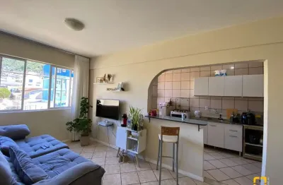 Apartamento de 02 dormitórios no bairro trindade em florianópolis sc