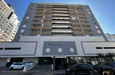 Apartamento de 2 quartos sendo 1 suíte, seminovo no pedra branca