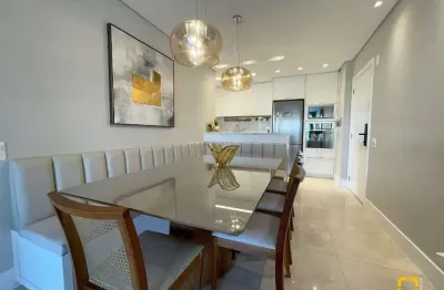 Brognoli vende apto mobiliado, 2 quartos sendo 1 suíte, Centro de Florianópolis