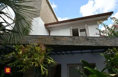 Casa em condomínio fechado com 4 quartos à venda na Ipe Amarelo, Canto da Lagoa, Florianópolis