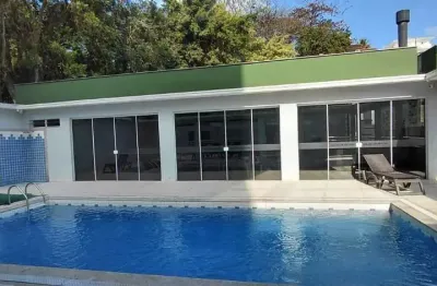 Apartamento com 3 quartos na agronômica e vaga de garagem livre