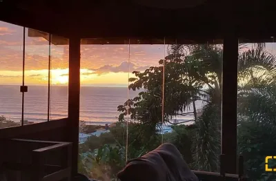 Casa à venda com vista mar na praia da armação em florianópolis sc