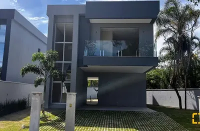 Casa à venda - 3 suítes, em rua sem saída, vista para área de preservação.