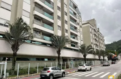 Apartamento mobiliado, com 2 quartos (1 suíte) - 1 vaga coberta + hobby box