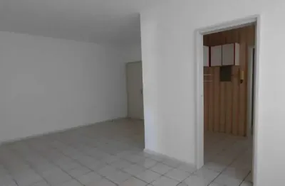 Apartamento com 3 quartos e vaga de garagem livre, no centro de florianópolis