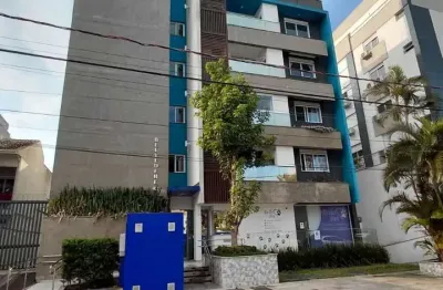 Apto de 2 quartos sendo 2 suítes e 1 vaga de garagem livre na trindade.