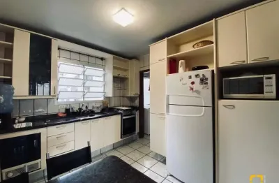 Apartamento de 03 dormitórios sendo 01 suíte no Centro de Florianópolis