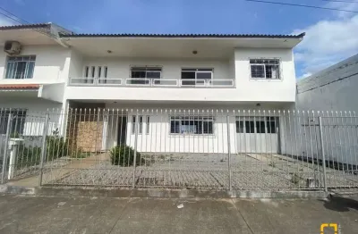 Casa de 03 dormitórios sendo 01 suite no bairro Jardim Atlântico em FLORIANÓPOLIS /SC