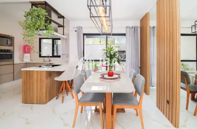 Lindo sobrado mobiliado com quintal no xaxim - condomínio fechado