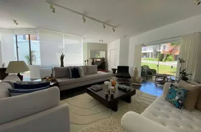 Casa em condomínio fechado com 3 quartos à venda na avenida bom pastor, alphaville, santana de parnaíba, 350 m2 por r$ 2.819.000