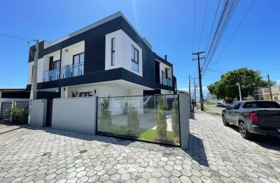 Sobrado 100% mobiliado, decorado e imponente a duas quadras do mar em Praia de Leste