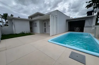 Casa de esquina 02 dormitórios (sendo 1 suíte) com piscina em Shangri-lá (PR)