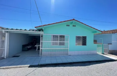 Casa em condominio residencial parati com quadra de futebol e salão de jogos