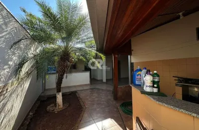 Casa com 2 imóveis em 1 terreno, 2 suites + 2 quartos, r$530.000,00
