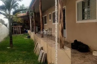 Casa no jardim santa herminia com piscina e quintal