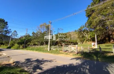 Sitio com 3 hectares -mina de agua- lago - toda cercada- com casa
