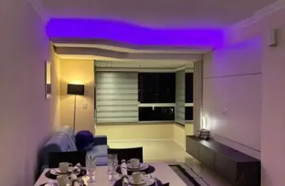 Apartamento mobiliado e decorado no centro de tramandaí