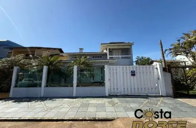Casa com 4 quartos à venda na Zona Nova, Tramandaí 