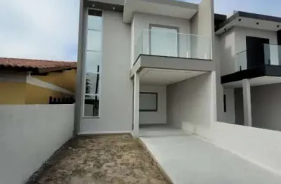 Sobrado duplex novo em bairro de moradores em tramandaí