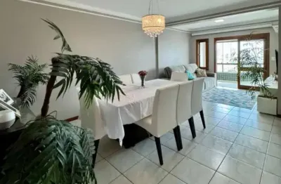 Apartamento mobiliado e decorado com sacada ampla em tramandaí