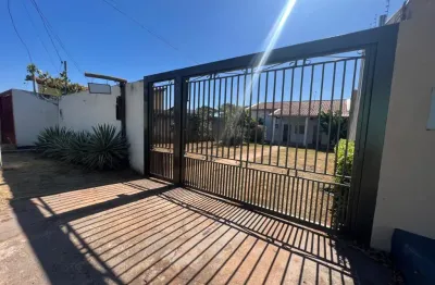Casa terréa com área externa em bairro muito tranquila com 01 quarto.