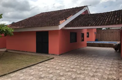 Casa com 3 quartos para alugar na Avenida Alvorada, 488, Centro, Matinhos