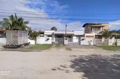 Casa geminada pronta para morar,a venda no bairro itapema do norte itapoásc
