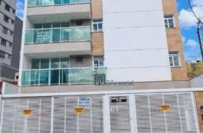Apartamento em prédio com elevador e rua plana no aeroporto