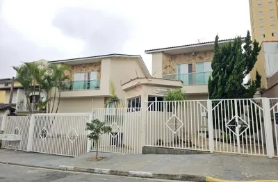 Sobrado em Condomínio para Locação em Guarulhos, Torres Tibagy, 3 dormitórios, 3 suítes, 2 banheiros, 4 vagas