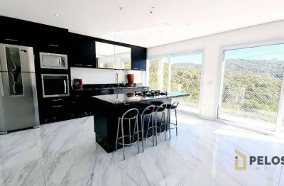 Sobrado em condomínio fechado | 400m² | 3 suítes | Área gourmet | Piscina| 3 vagas | Alpes da Cantareira-Mairiporã/SP.