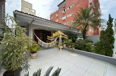 Guarujá-SP Praia da Enseada Casa 4 Dormitórios 239,61m² 5 Vagas Edícula Ar-condicionado