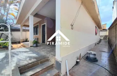 Casa com 3 quartos para alugar na Santa Mônica, Belo Horizonte  por R$ 5.500