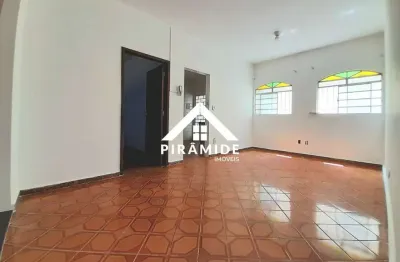 Casa com 2 quartos para alugar na Santa Branca, Belo Horizonte  por R$ 2.500