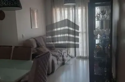 Ch. Inglesa: 3 dorms., sendo 1 ste, sala 2 ambientes com varanda, 2 vagas!