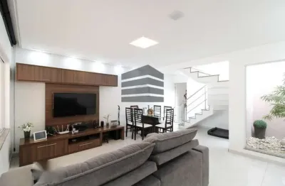 Sobrado no Ipiranga com 135m², 3 Suítes, 3 vagas, closet e área gourmet.