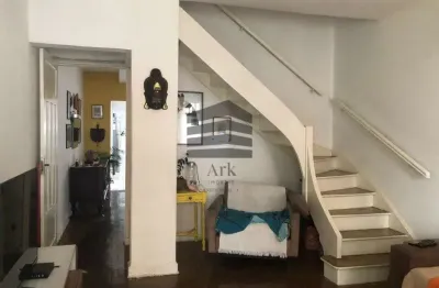 Sobrado com 2 dormitórios à venda na Vila Mariana próximo a Paulista