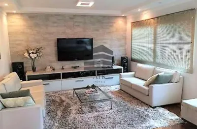 Sobrado com 210m² e 4 dormitórios próximo metrô Alto do Ipiranga