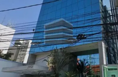 Sala Comercial com 4 banheiros , 9 vagas e 247 m² para alugar. Próximo ao metrô. São Judas SP