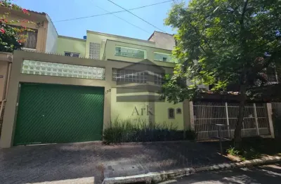 Casa à venda, com 180m², 3 quartos, sendo 1 suíte e 4 vagas na Vila Mariana, SÃO PAULO - SP