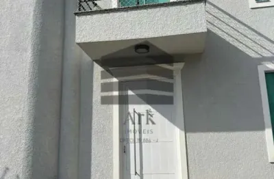 Sobrado Jardim da Saúde, 3 suítes, 4 banheiros, repleto de armários, sala, lareira, quintal, 8 vagas