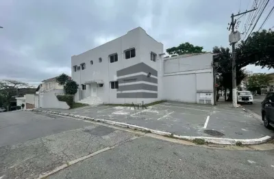 Casa comercial de esquina recém reformada para venda e locação