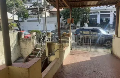 Casa à venda, Jardim da Glória, Três casas com um quintal grande