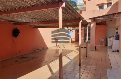 Belo sobrado, sendo 2 Salas, Hal de distribuição dos dormitórios, 4 dormitórios